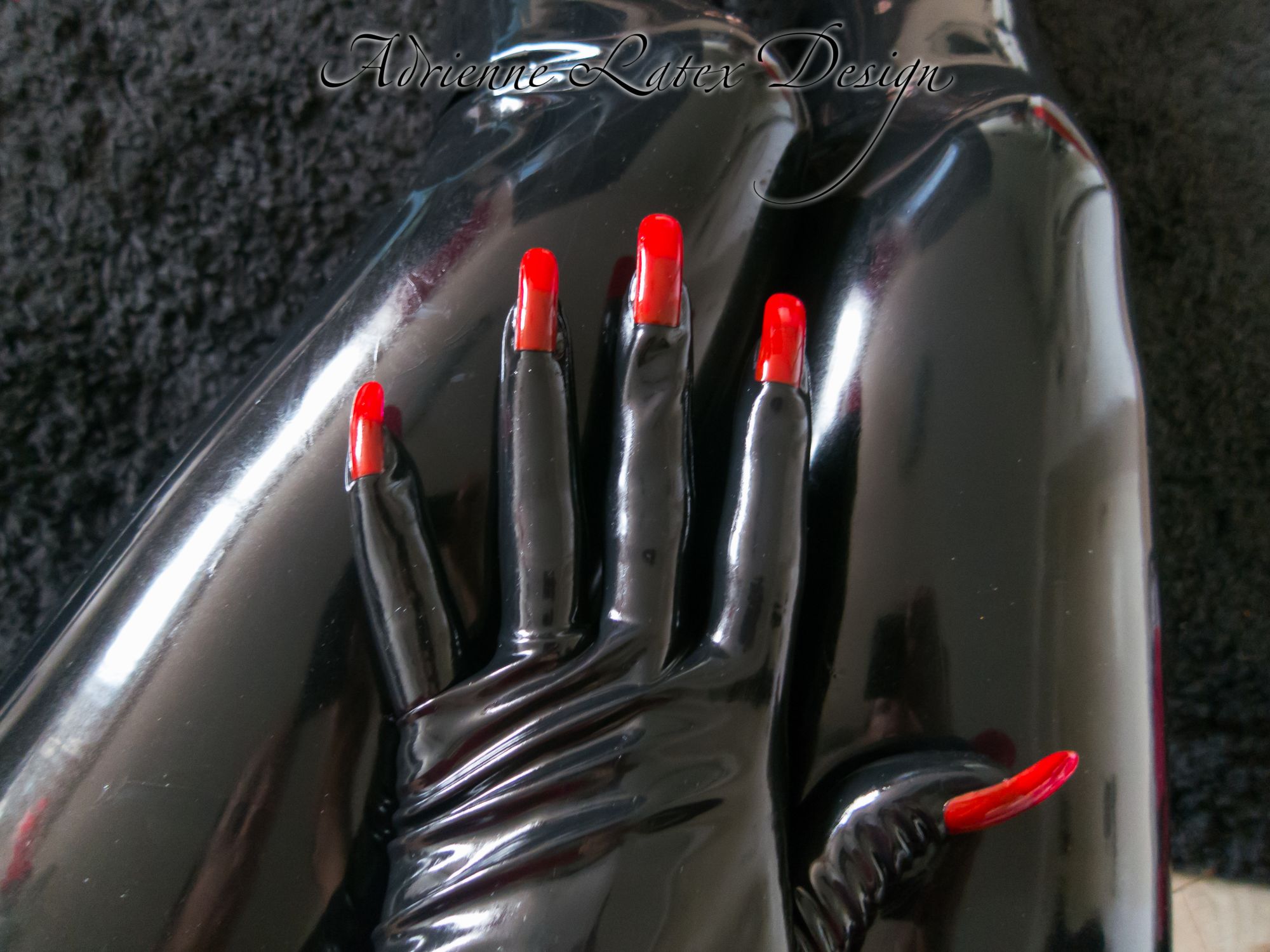 Latex gloves with nails – Adrienne Latex Design Eshop2000 x 1500